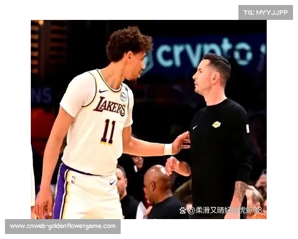 湖人训练营进入第二日雷迪克着重强调防守强度文森特全面恢复参加合练