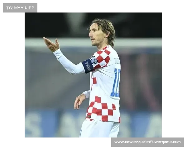 终场哨响时刻，克罗地亚老将莫德里奇跪地掩面瞬间